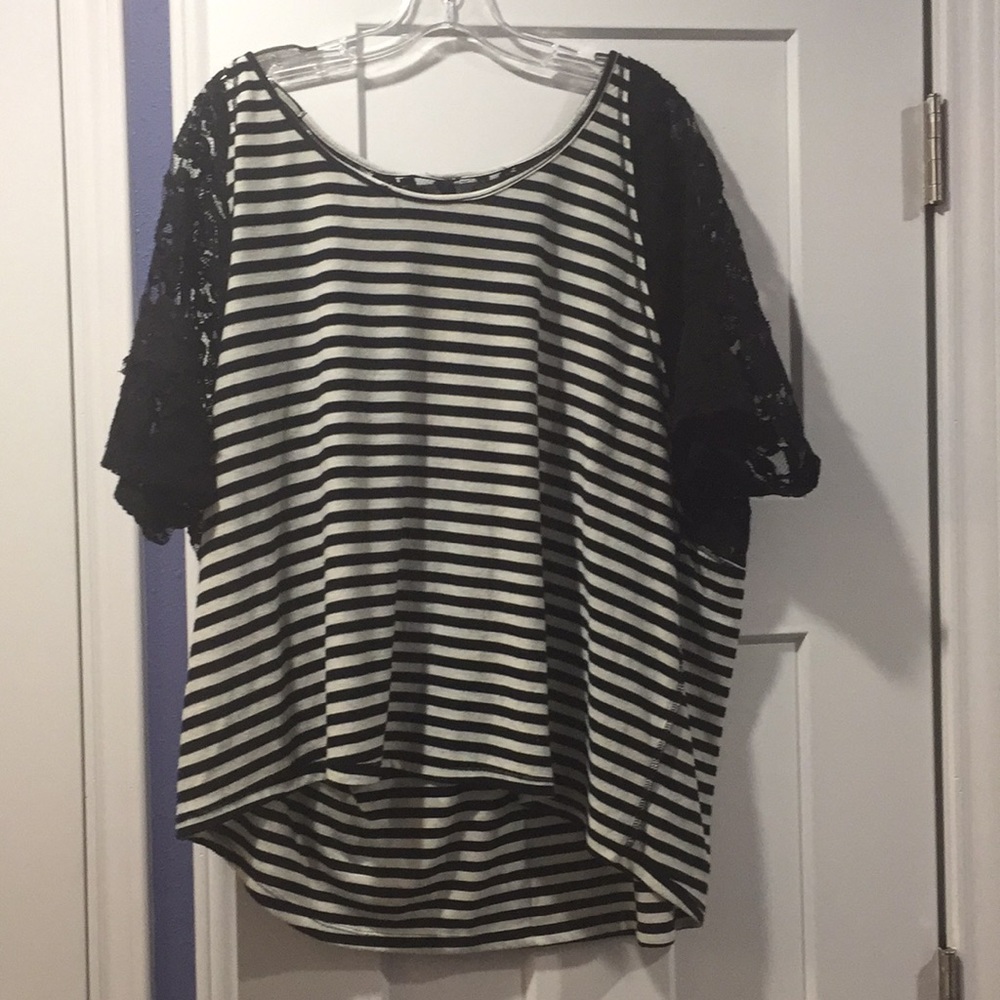 2XL black and white lace backed shirt